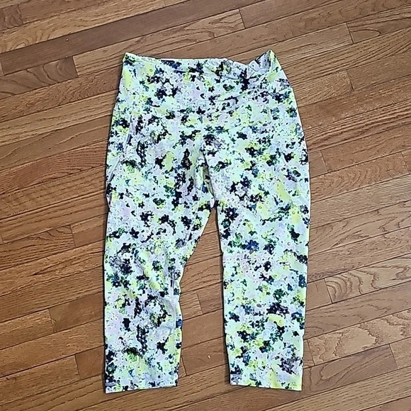 Old Navy Pants - Old Navy powersoft 7/8 floral leggings XL